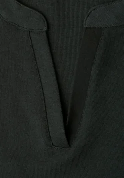 Shirt met gespleten hals en satijnen details