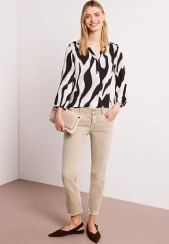 Shirt met gespleten hals en structuurmix