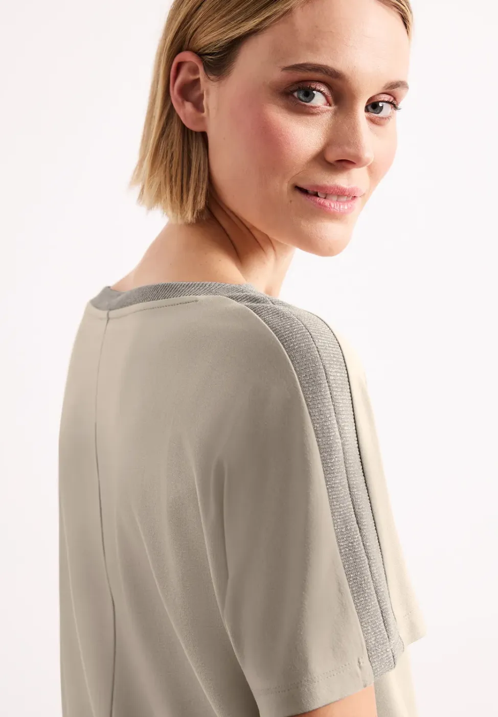 Shirt met hangende schouder en glitter