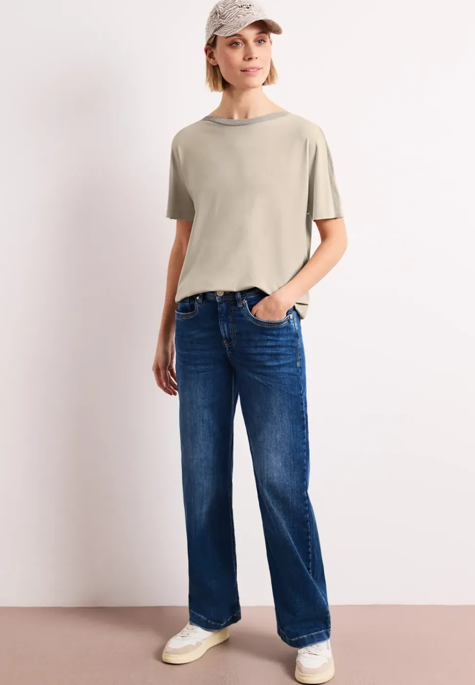 Shirt met hangende schouder en glitter
