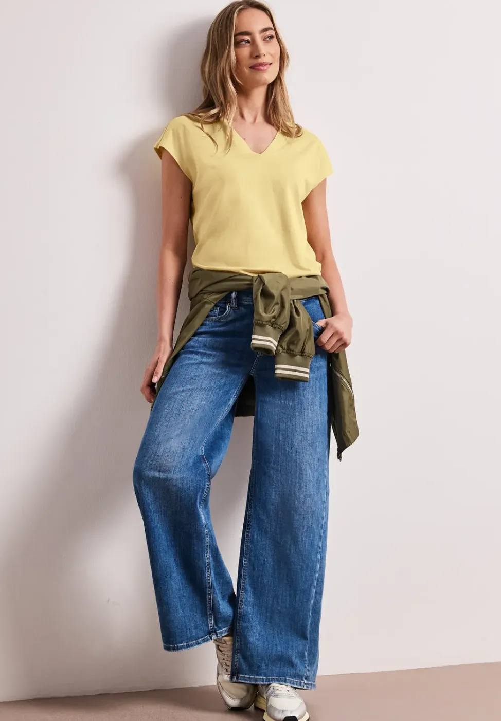 Shirt met hangende schouders en V-hals