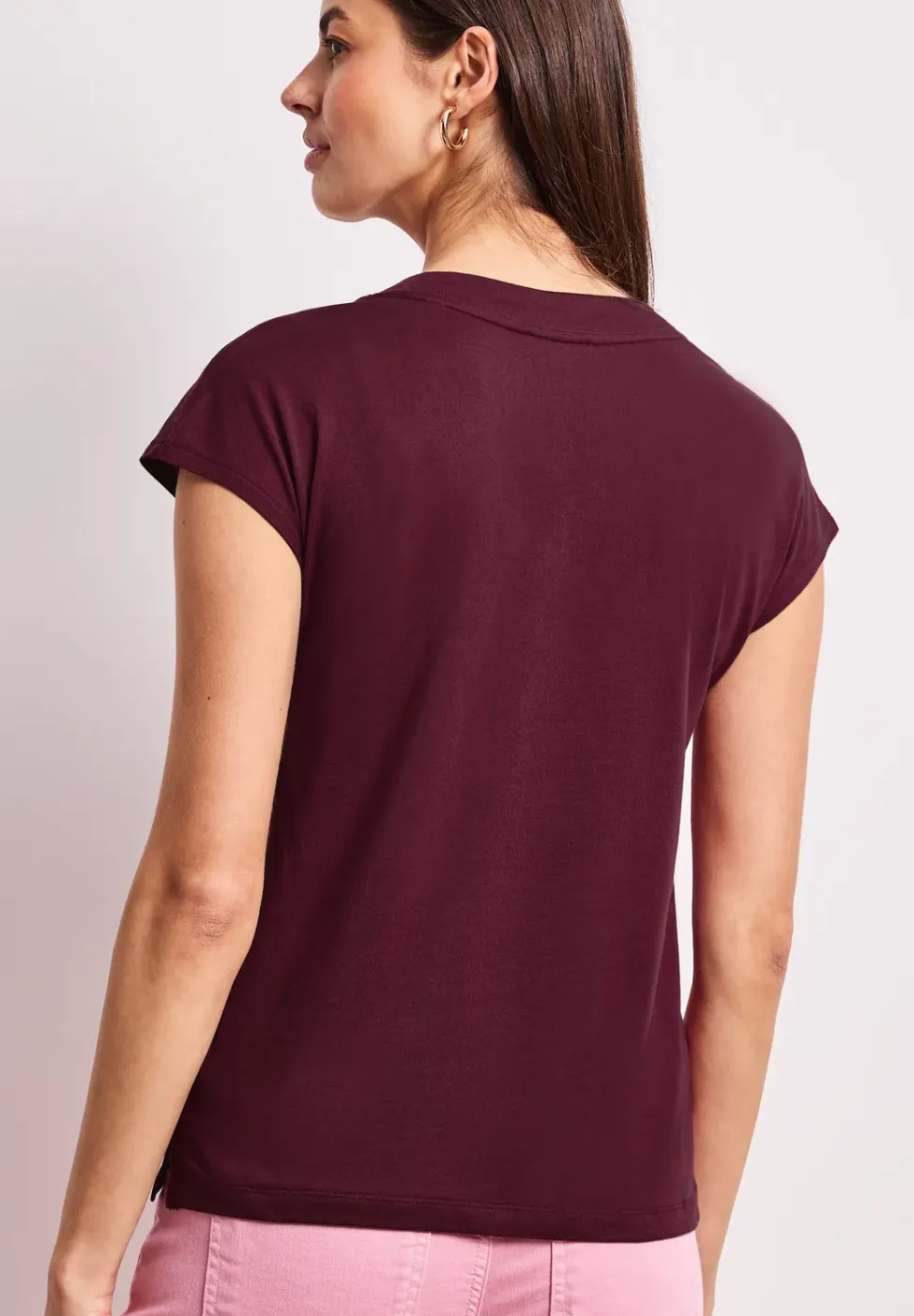 Shirt met hangende schouders en V-hals