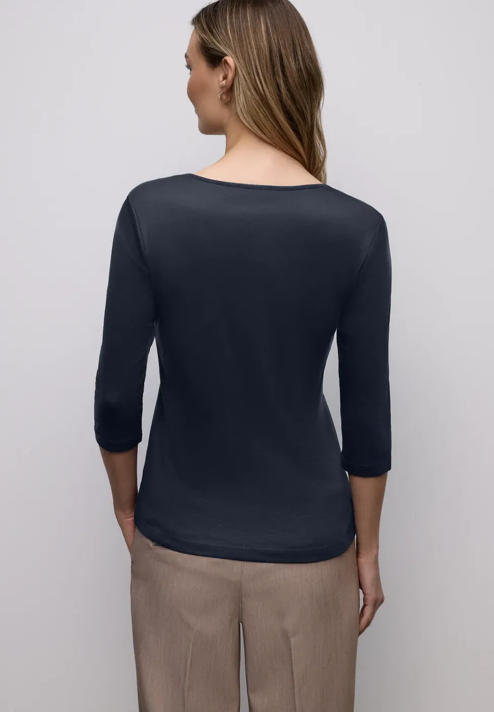 Shirt met hartvormige halslijn