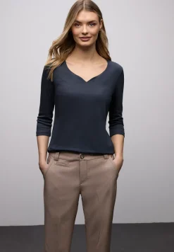 Shirt met hartvormige halslijn