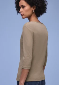 Shirt met hartvormige halslijn