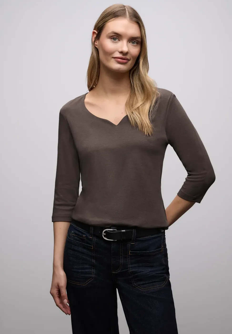 Shirt met hartvormige halslijn