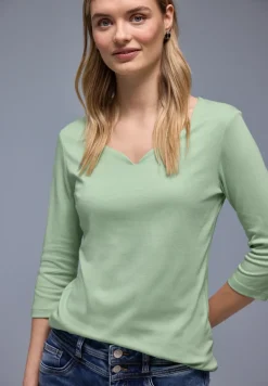 Shirt met hartvormige halslijn