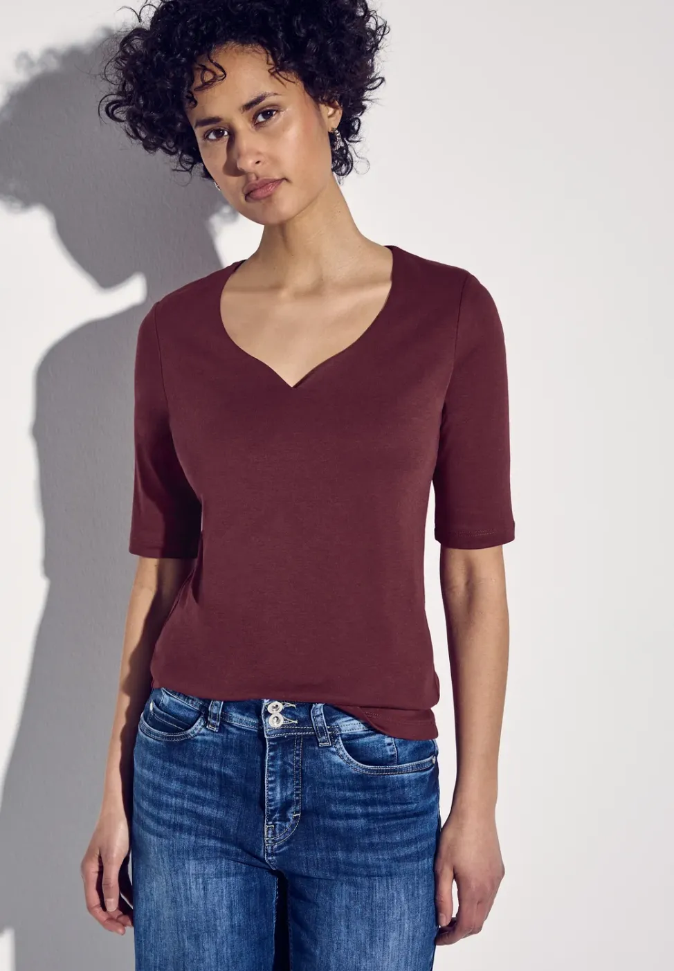 Shirt met hartvormige halslijn