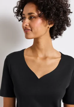 Shirt met hartvormige halslijn