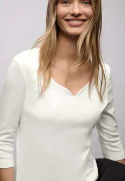 Shirt met hartvormige halslijn