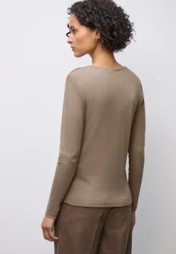 Shirt met hartvormige halslijn