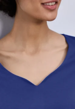 Shirt met hartvormige halslijn