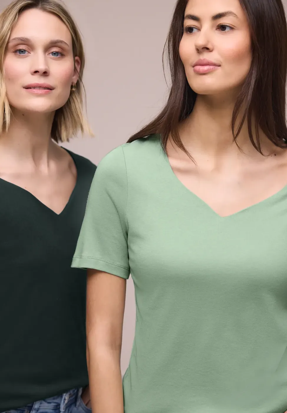 Shirt met hartvormige halslijn in een pak van 2