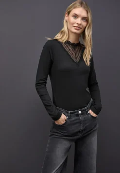 Shirt met kantdetail