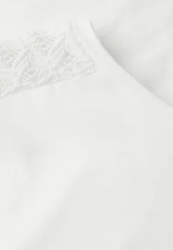 Shirt met kantdetail