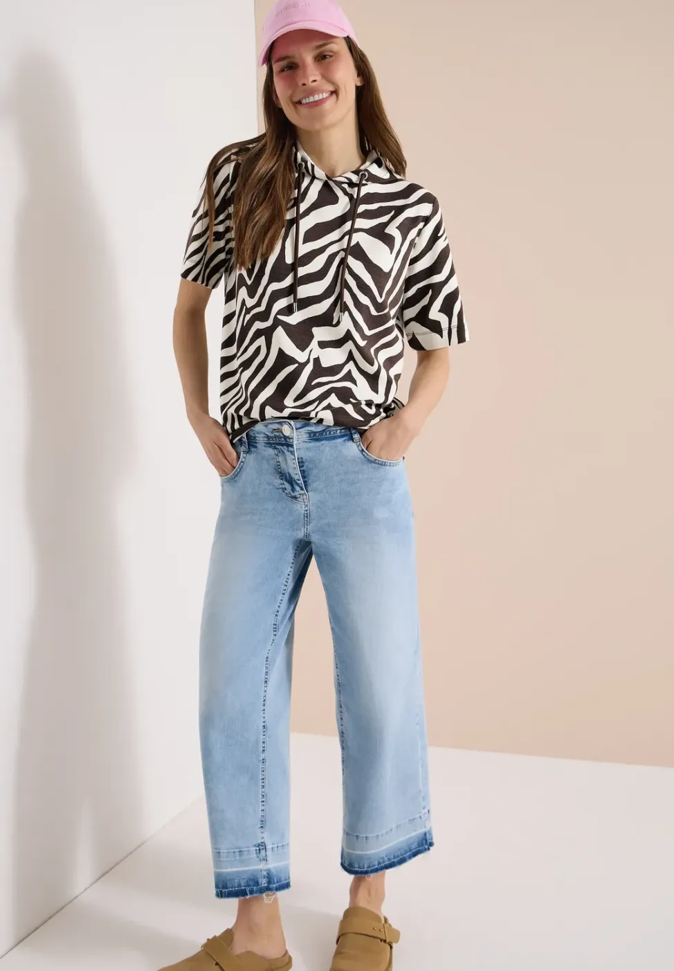 Shirt met korte mouwen, capuchon en structuur