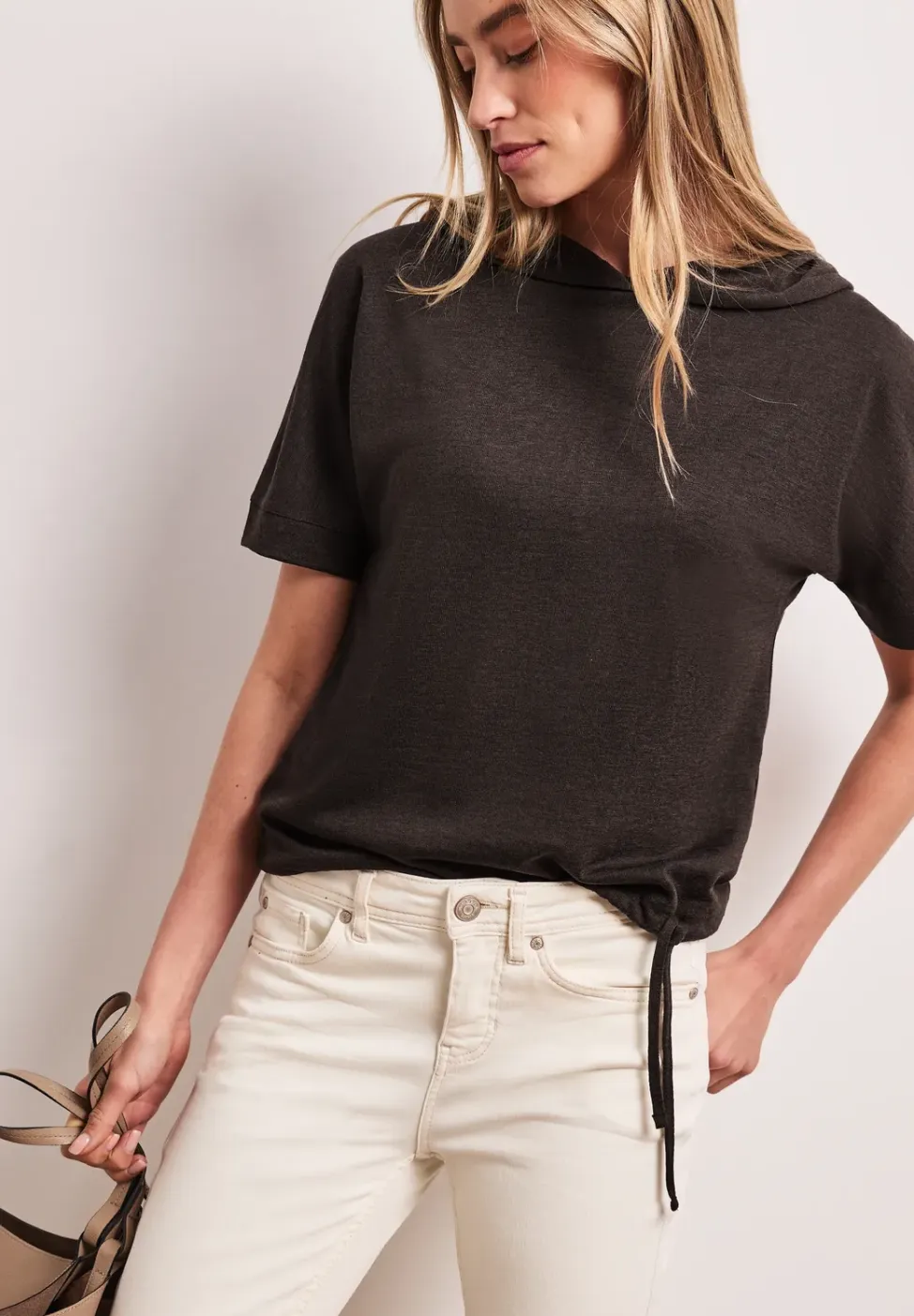 Shirt met korte mouwen en capuchon met trekkoord