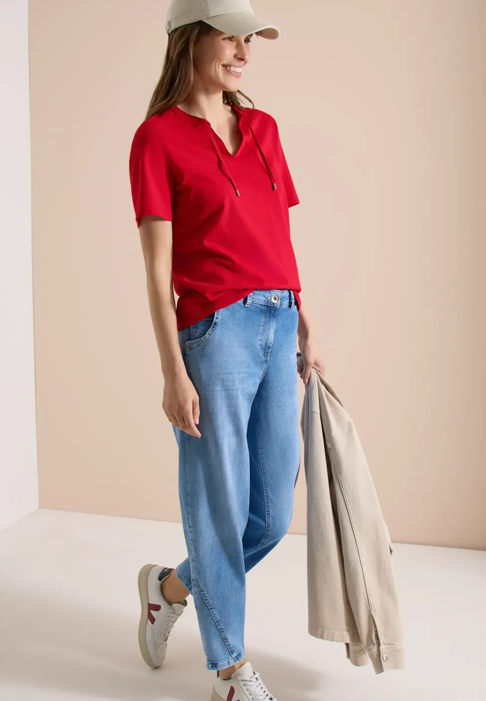 Shirt met korte mouwen en gespleten hals