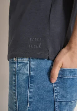 Shirt met korte mouwen en gespleten hals