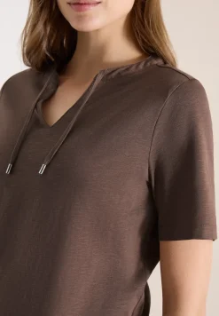 Shirt met korte mouwen en gespleten hals
