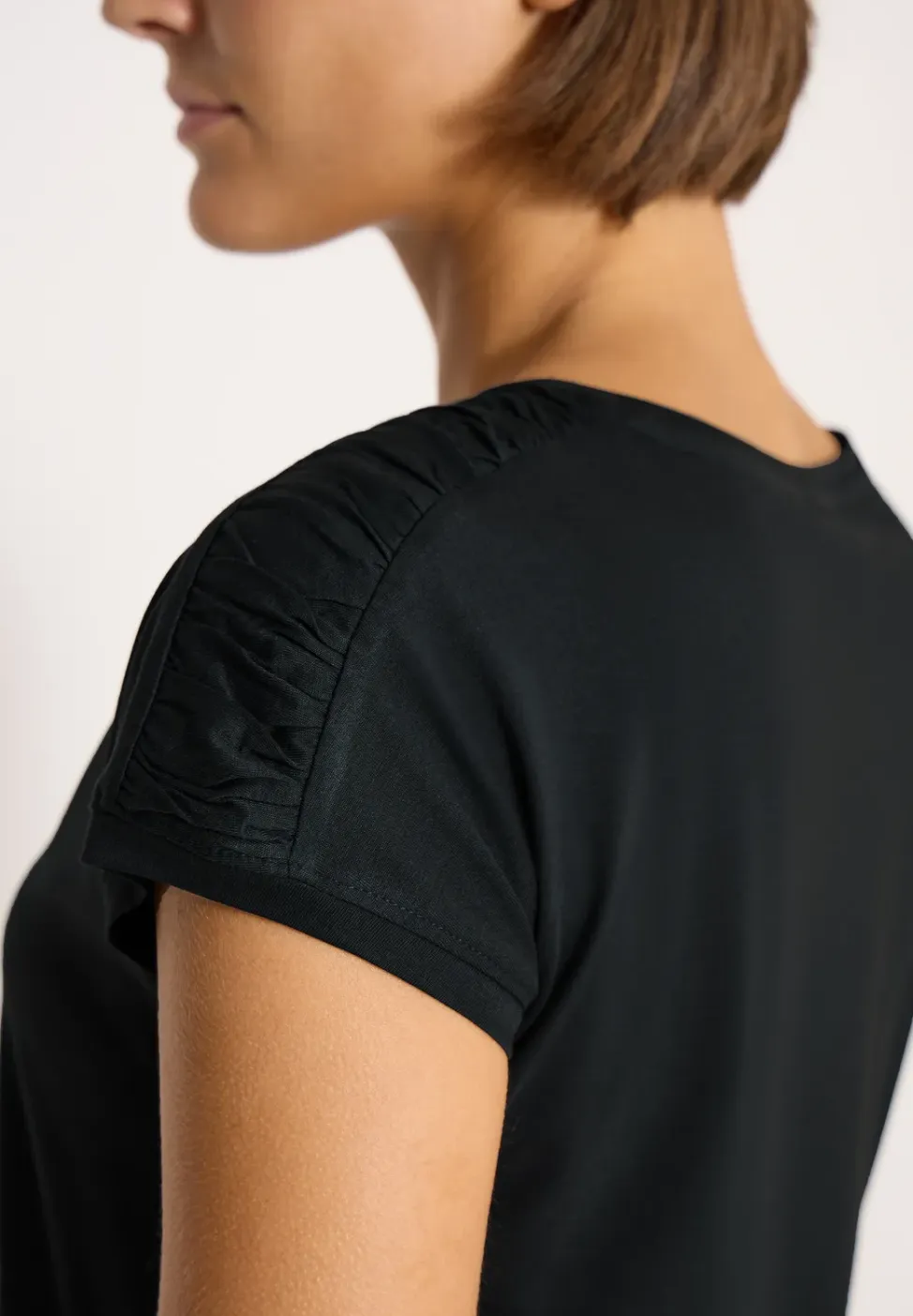 Shirt met korte mouwen en rimpels
