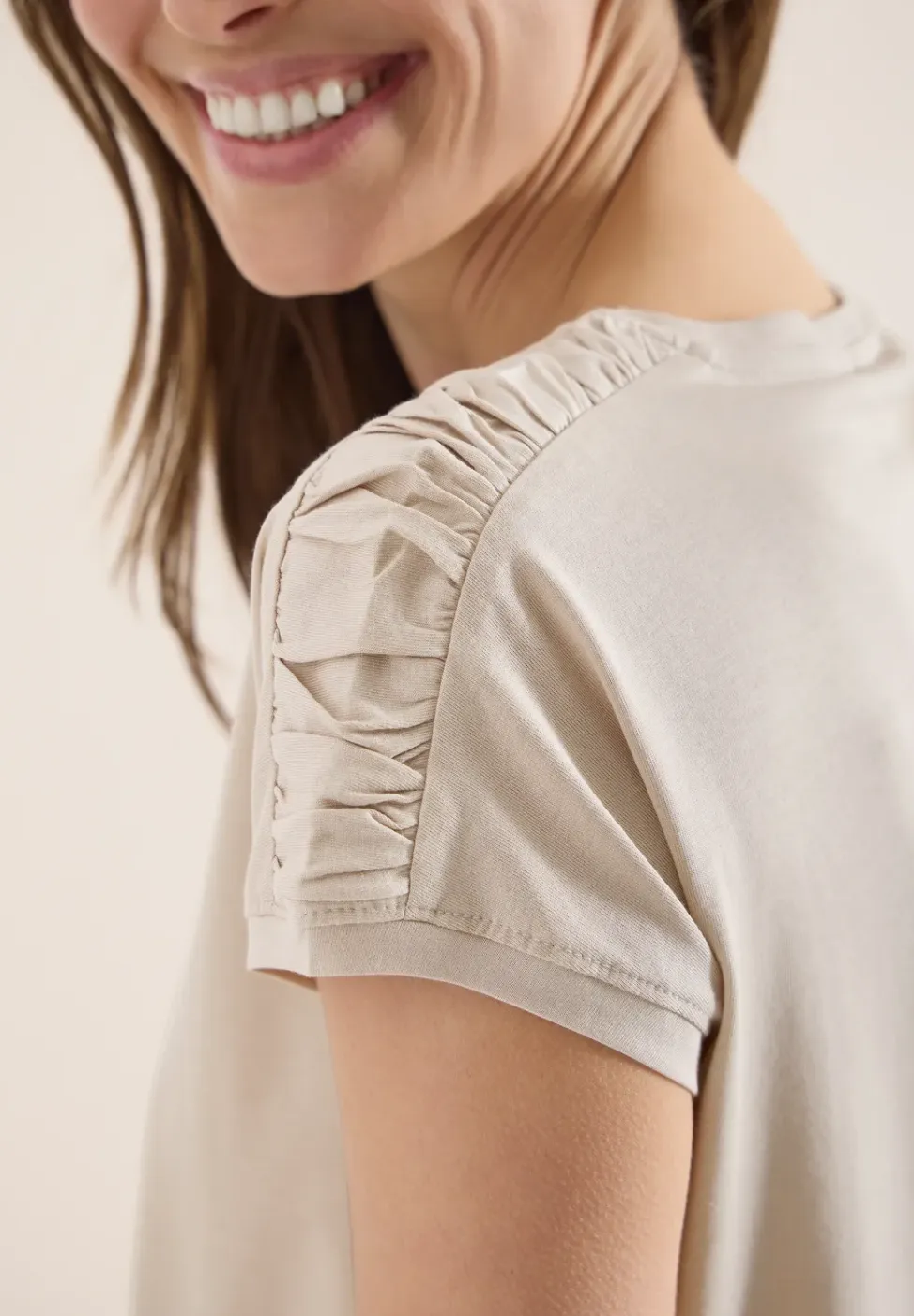 Shirt met korte mouwen en rimpels