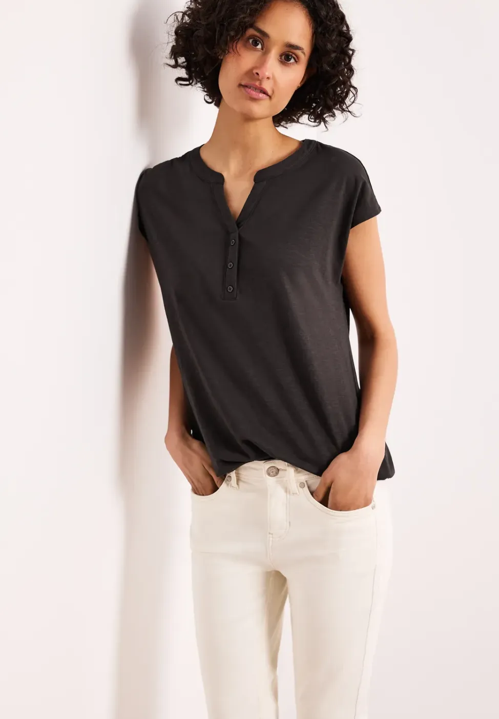 Shirt met losse schouders en gespleten hals