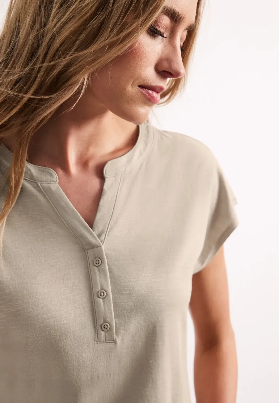 Shirt met losse schouders en gespleten hals