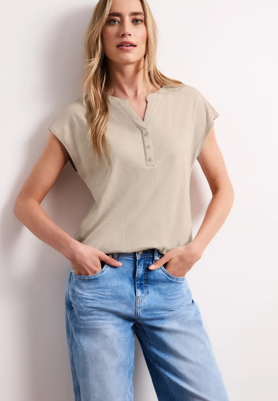 Shirt met losse schouders en gespleten hals