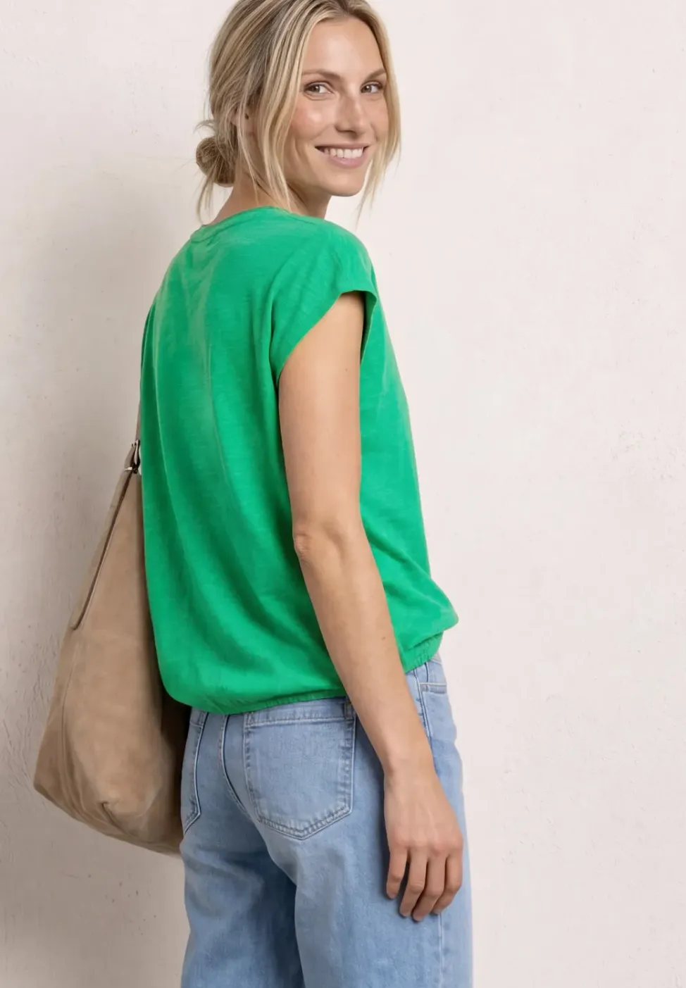 Shirt met losse schouders en gespleten hals