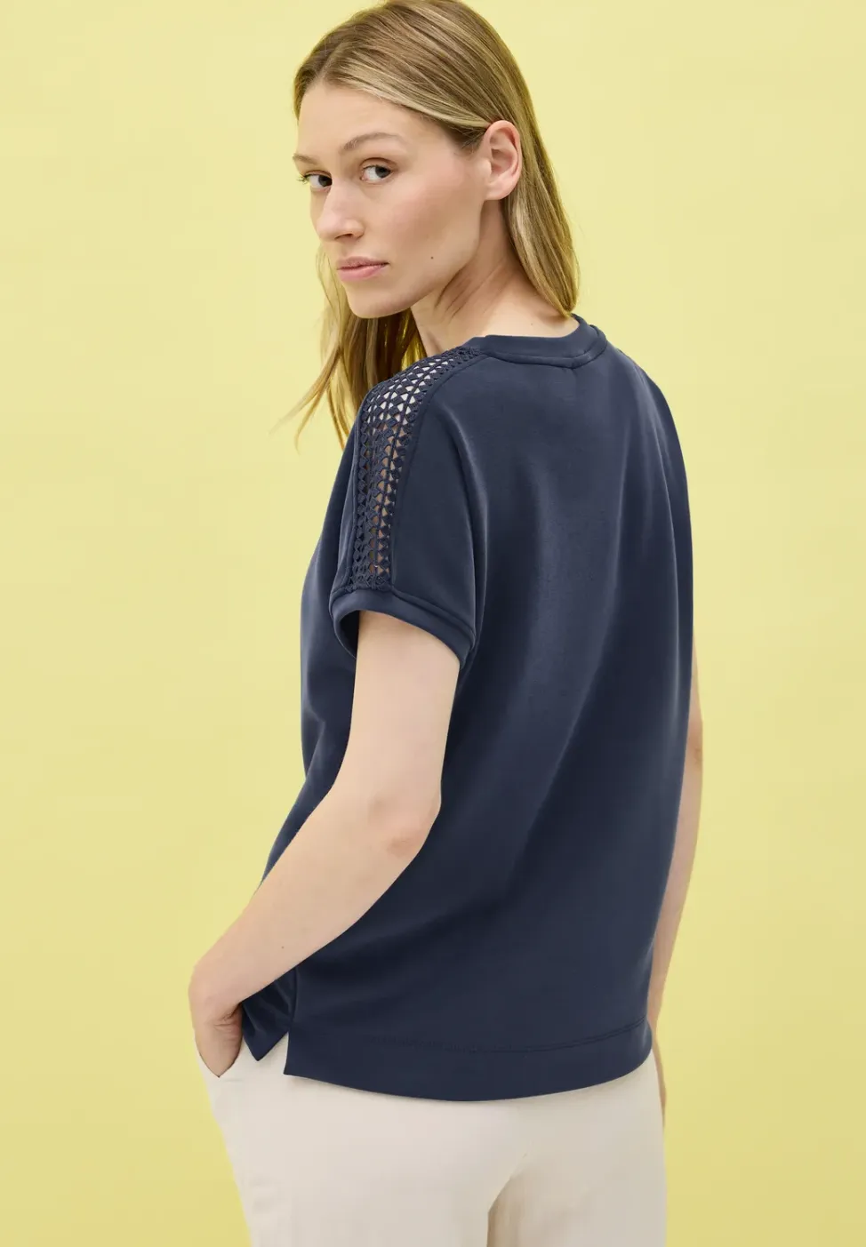 Shirt met mesh detail