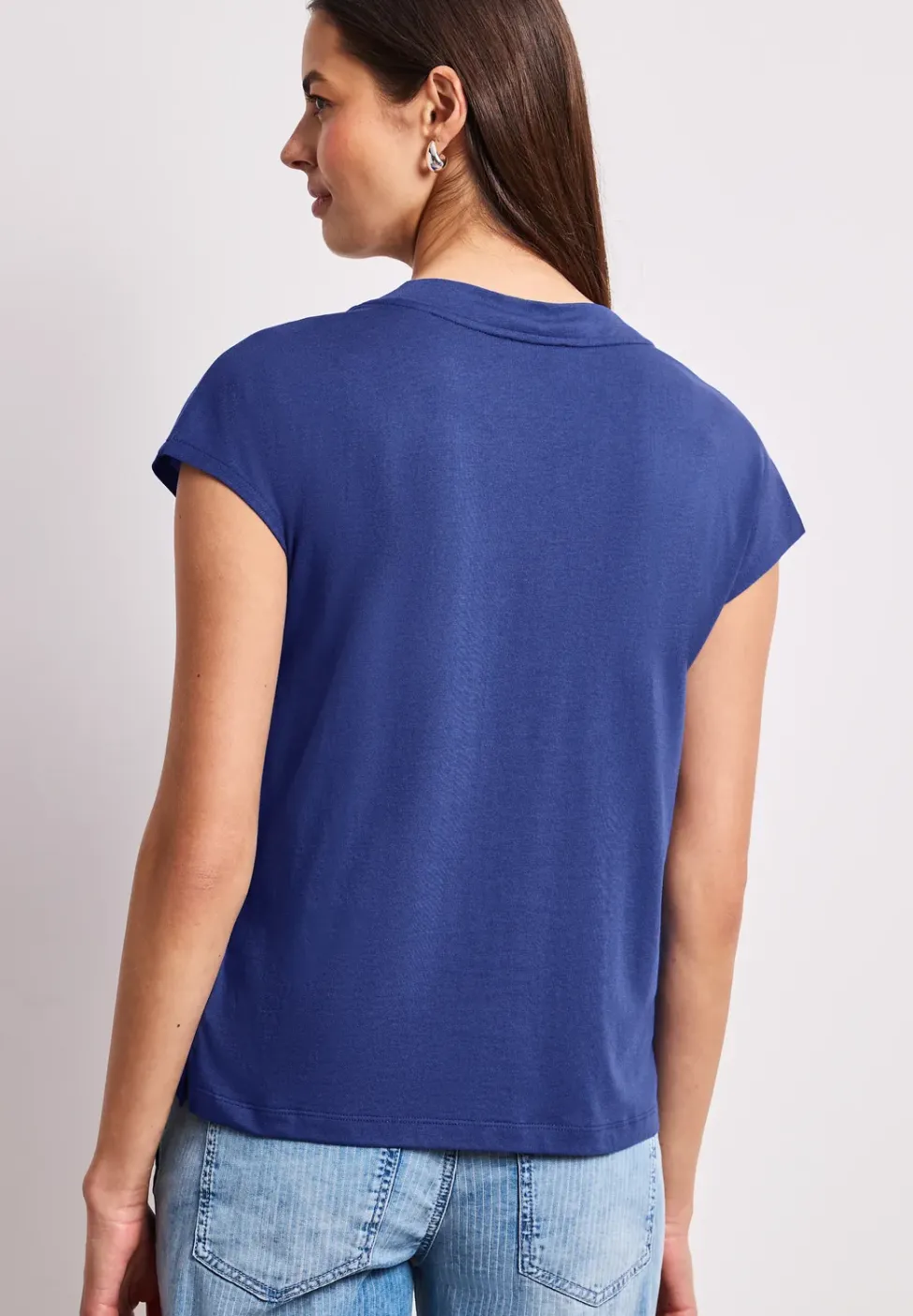 Shirt met overhangende schouders en V-hals