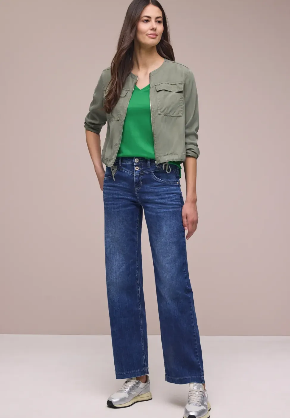 Shirt met overhangende schouders en V-hals