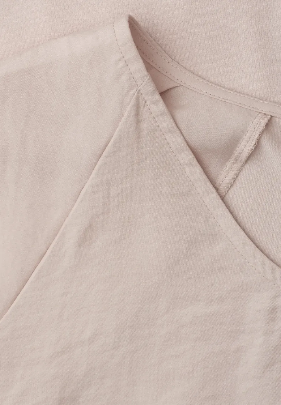 Shirt met overhangende schouders in een structuurmix