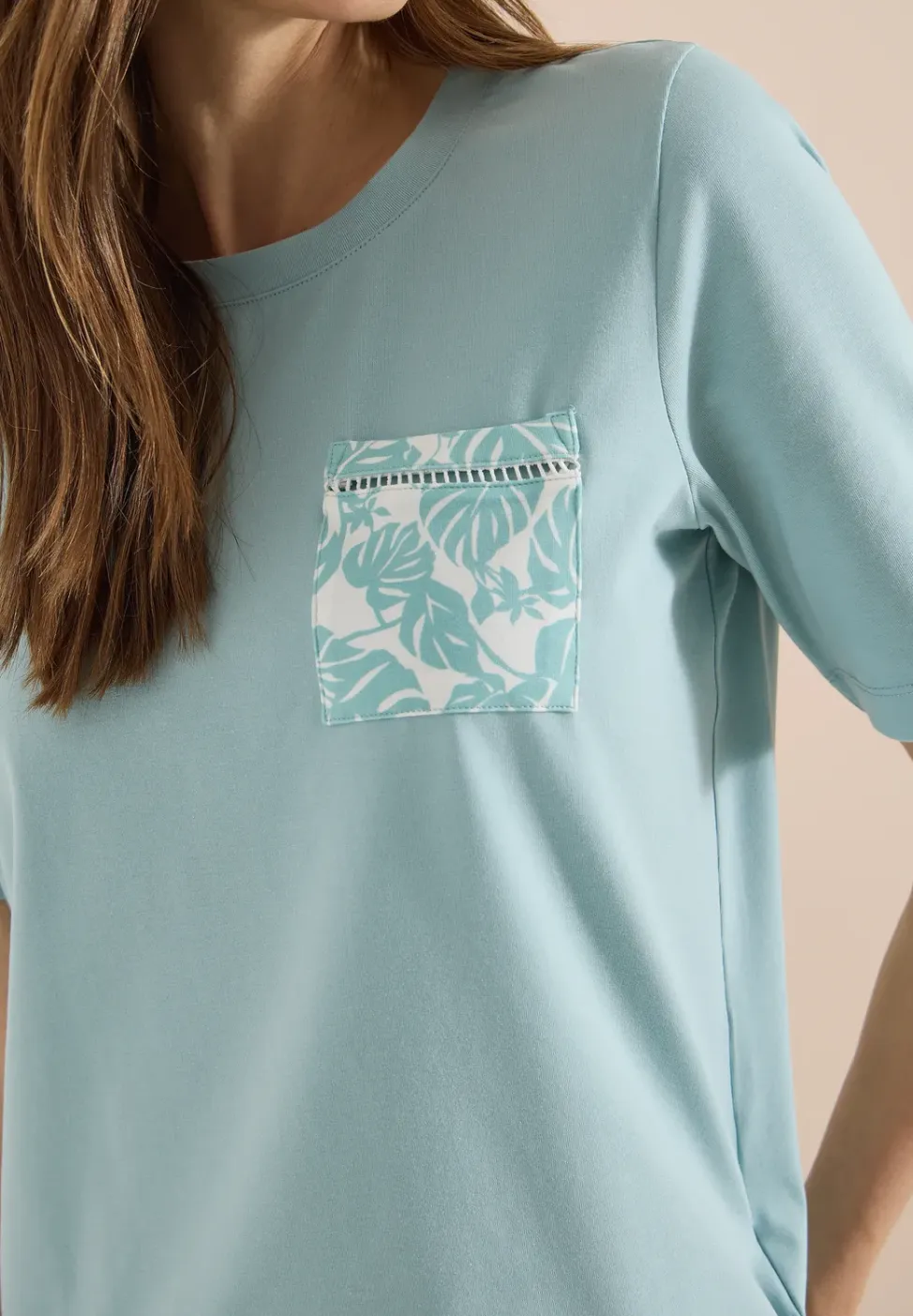 Shirt met ronde hals en borstzak