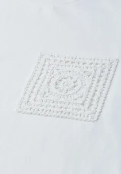 Shirt met ronde hals en gehaakte zak