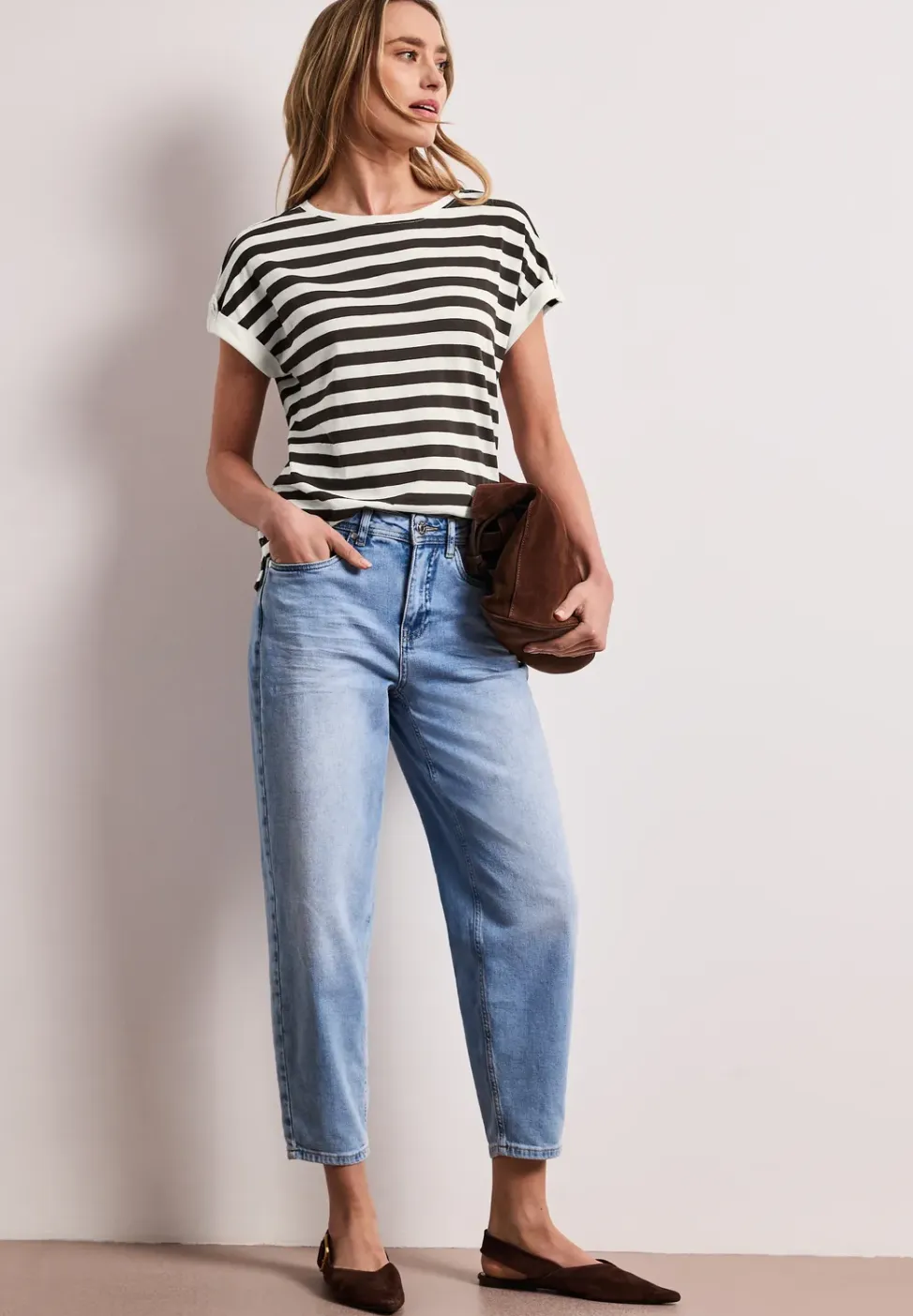 Shirt met ronde hals en knoopdetail