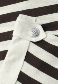 Shirt met ronde hals en knoopdetail
