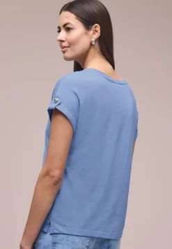 Shirt met ronde hals en knoopdetails