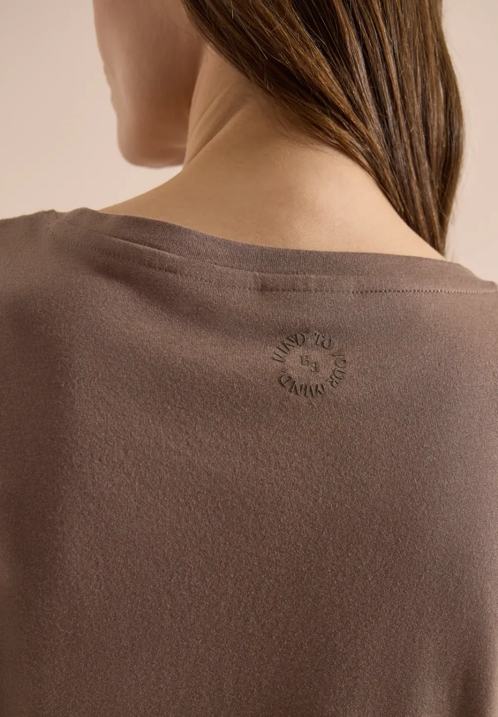 Shirt met ronde hals en omslagdetail