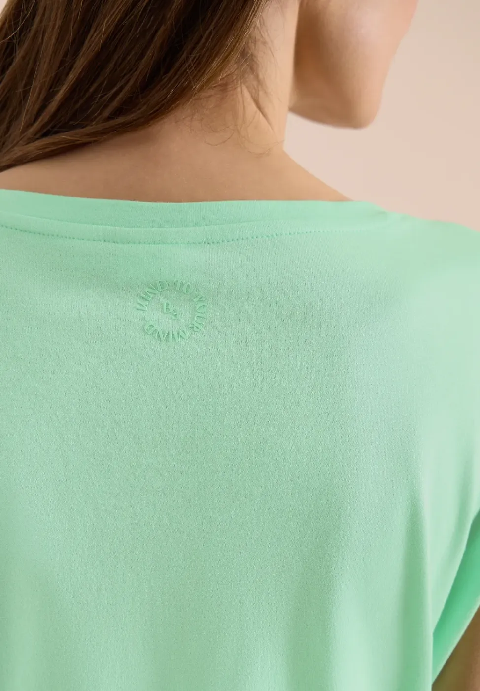 Shirt met ronde hals en omslagdetail