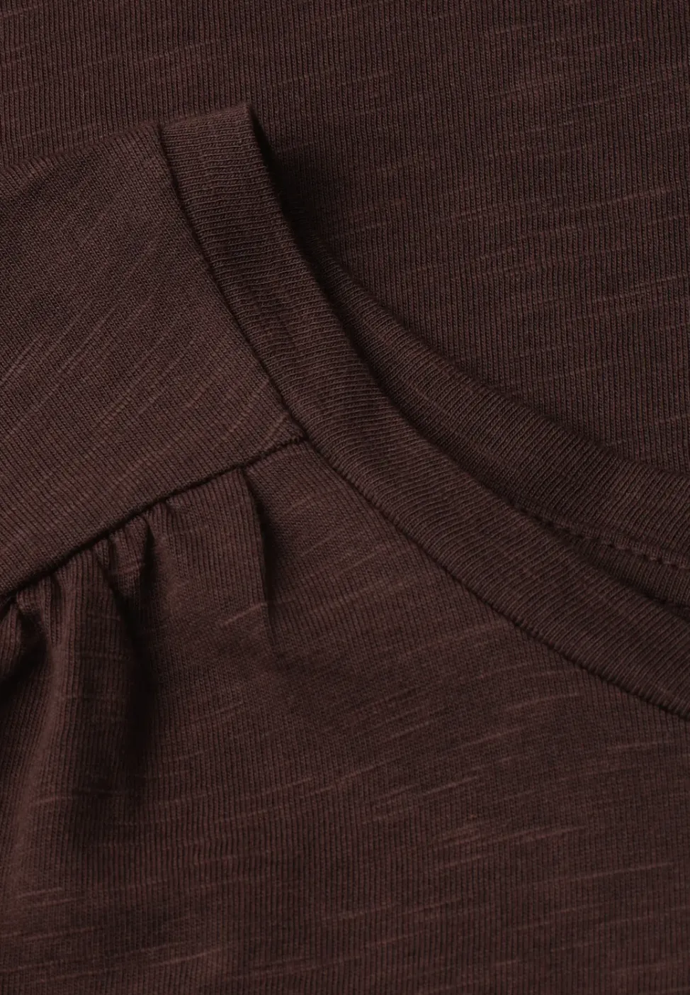 Shirt met ronde hals en rimpels