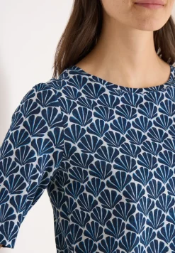 Shirt met ronde hals en schelpjesprint