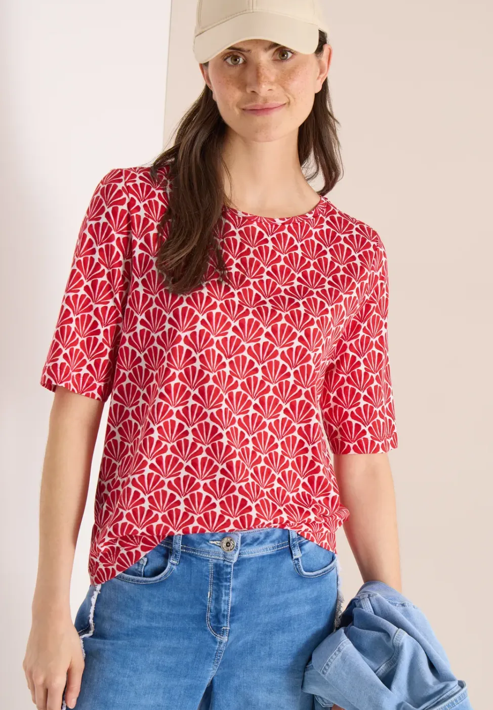 Shirt met ronde hals en schelpjesprint