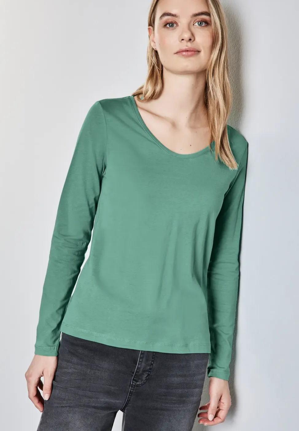 Shirt met ronde V-hals