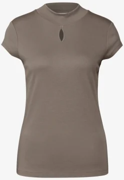 Shirt met subtiele uitsnijding