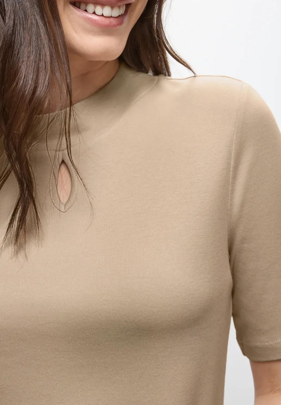 Shirt met uitgesneden detail