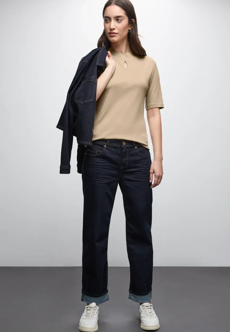 Shirt met uitgesneden detail