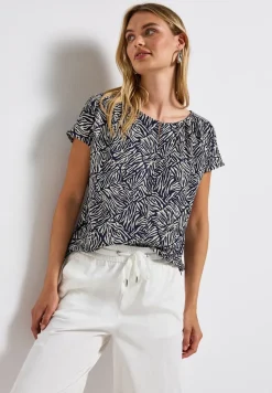 Shirt met uitsnede