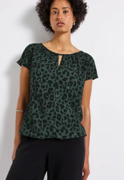 Shirt met uitsnede